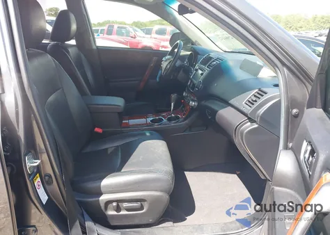 2013 Toyota Highlander Limited V6 z USA, uszkodzony, nr VIN 5TDYK3EH6DS104797